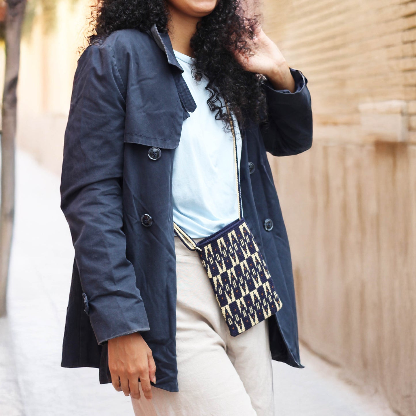 Clutch azul marino Eïnaa Zigzag