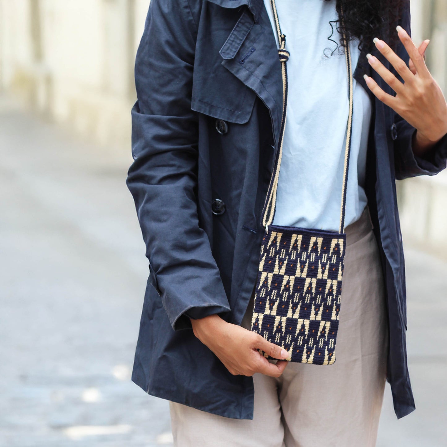 Clutch azul marino Eïnaa Zigzag