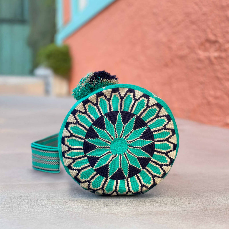 Wainluu - The Unique L