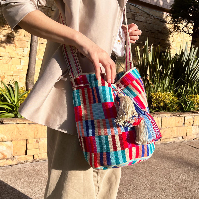 Wainluu - The Unique L